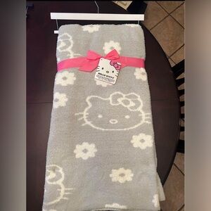 hello kitty grey daisy blanket